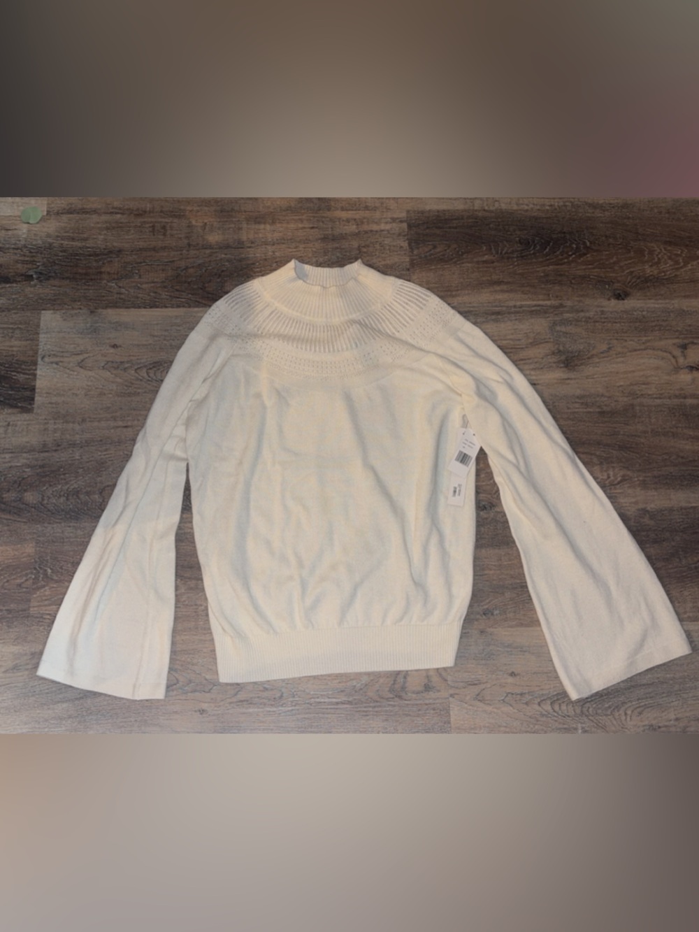 Boutique porcelain white sweater